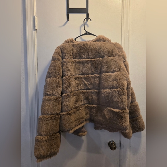 Fashion Nova Plush Teddy Jacket in Brown - Picture 4 of 5